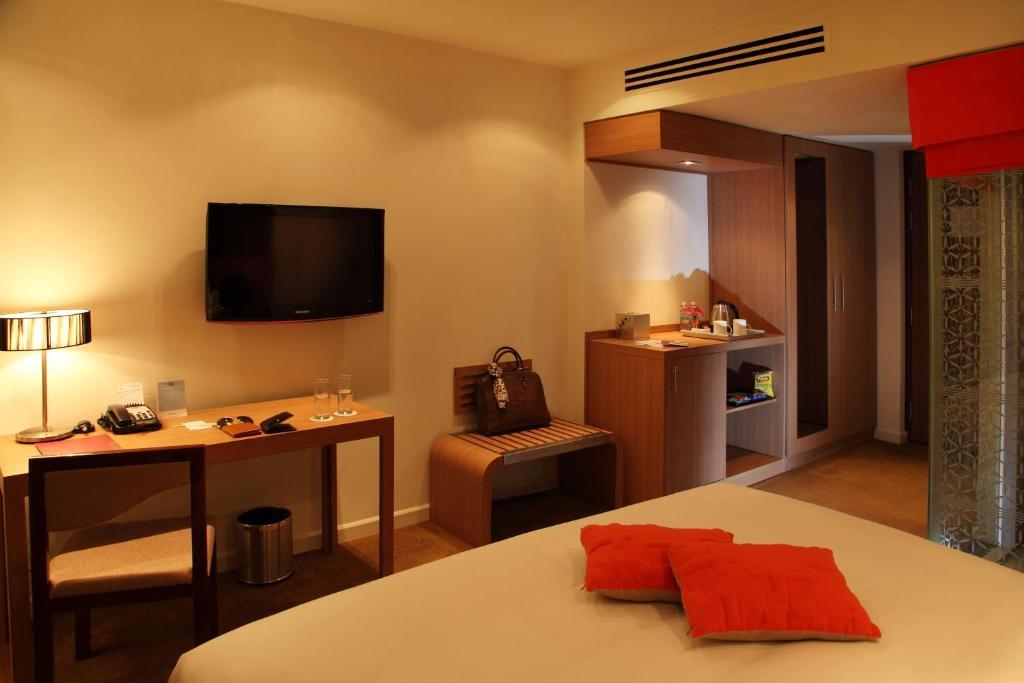 Mercure Hanoi La Gare Hotel Екстериор снимка