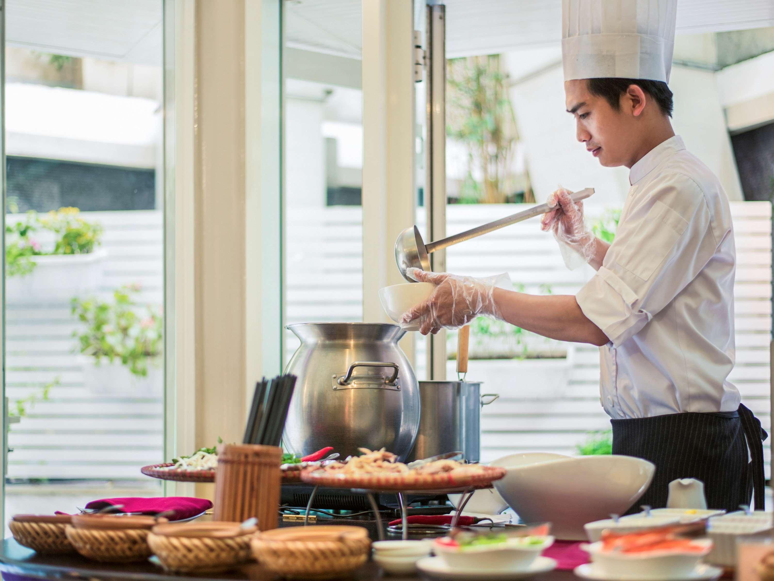 Mercure Hanoi La Gare Hotel Екстериор снимка